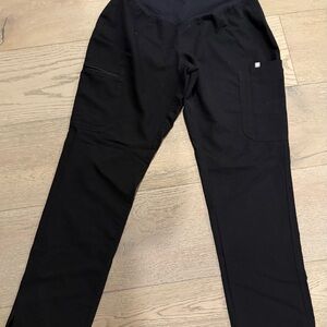 FigsCargo Maternity Scrubs